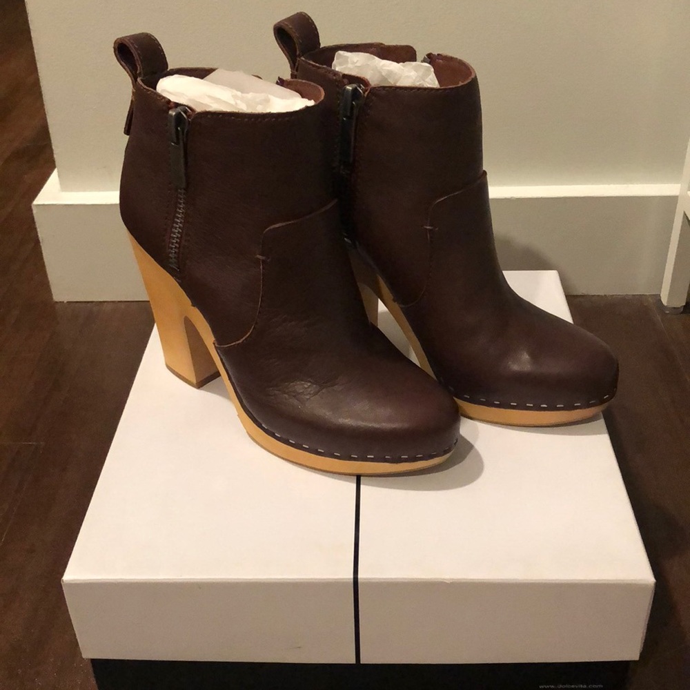 Brand New Brown Dolce Vita Arlynn Booties